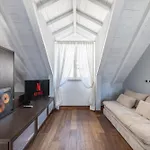 公寓式酒店 White Loft 4*