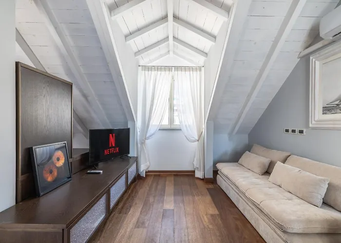 Aparthotel White Loft 4*